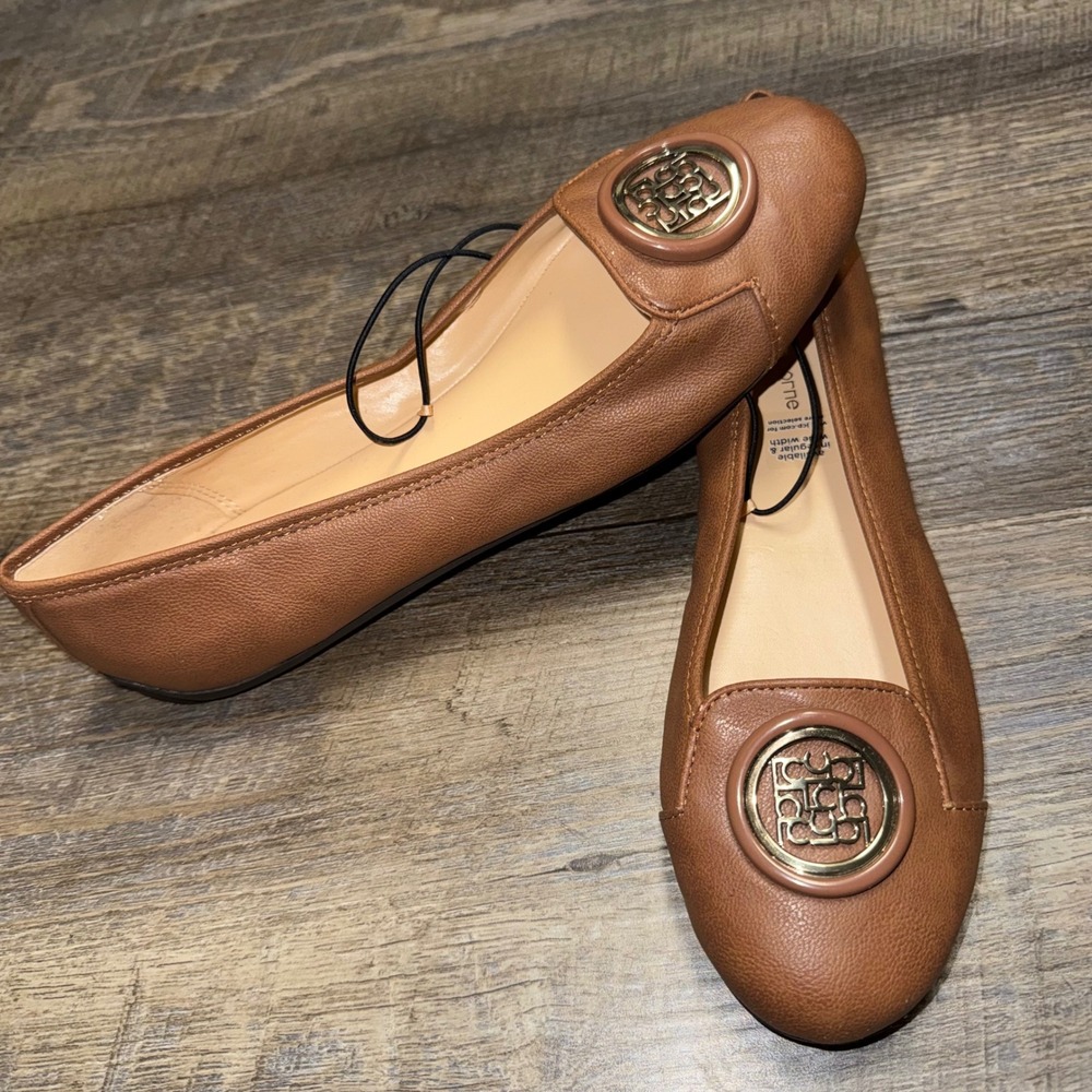 Liz Claiborne Selma Womens 9.5 M Luggage Tan Brown Ballet Flats Gold Logo Shoes